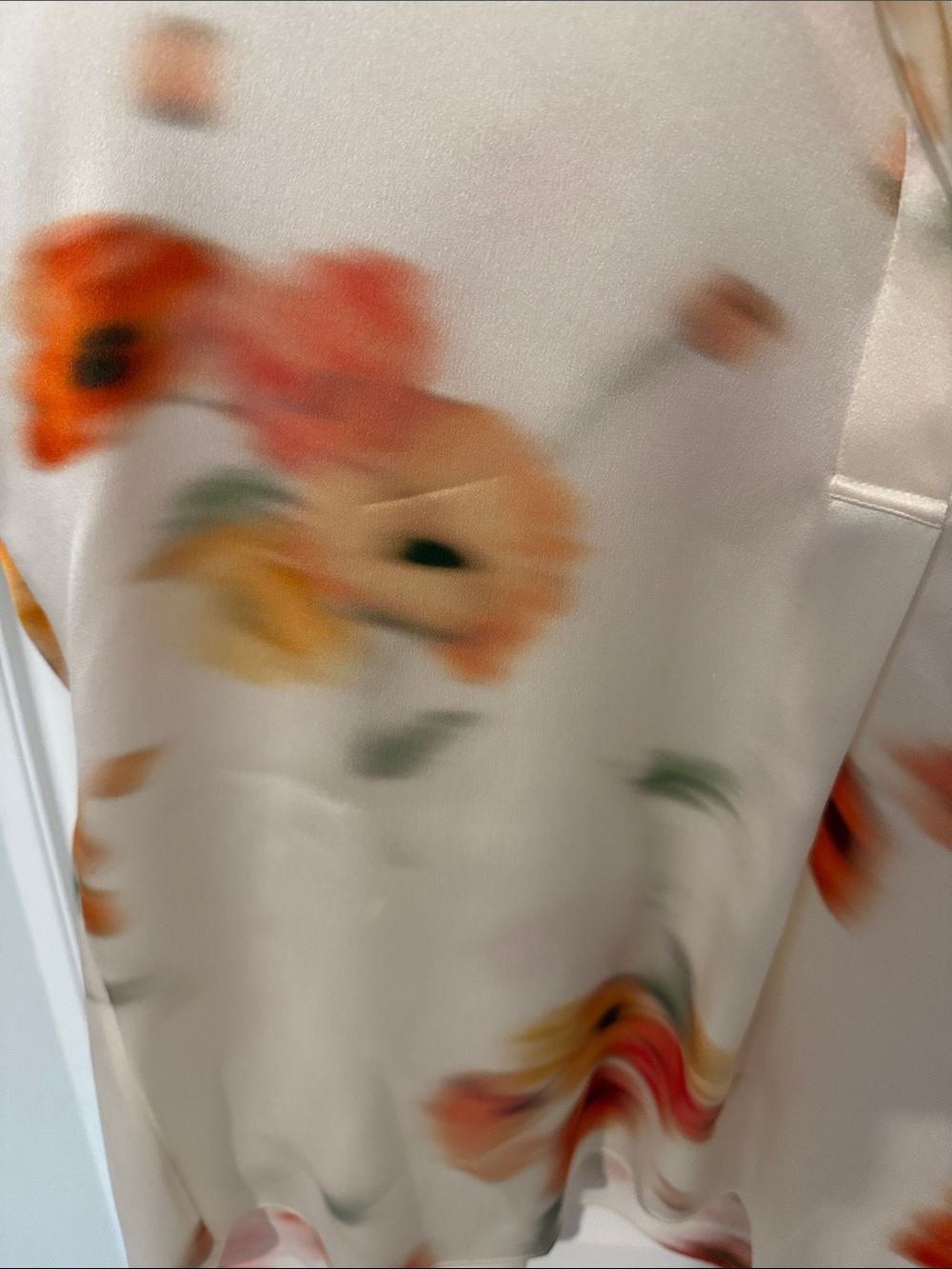 Vince Cream Floral Silk Top with Peach Satin Pants - Picture 5 of 11